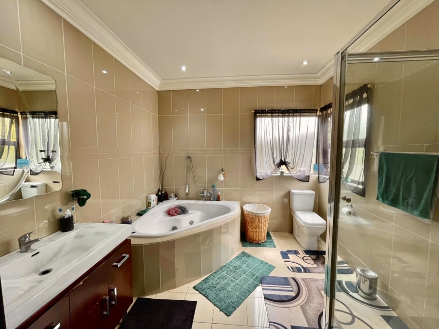 4 Bedroom Property for Sale in Buffelsfontein A H North West